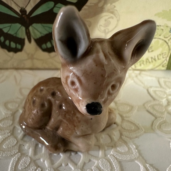 🔵3/$10 Wade Whimsies Red Rose Tea Figurine ‘Deer Fawn’ - Picture 1 of 5